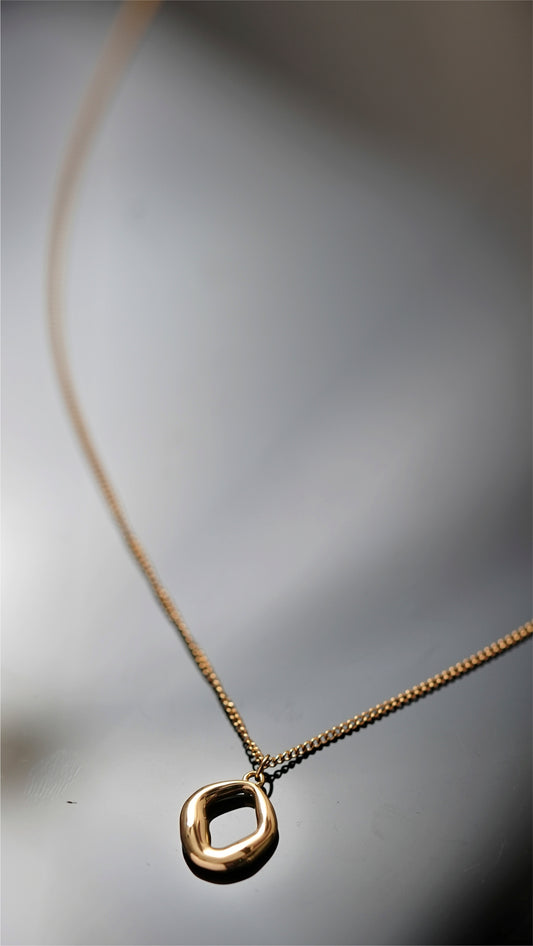 Squiggly Loop Necklace