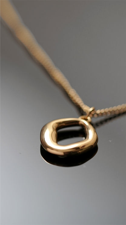 Squiggly Loop Necklace