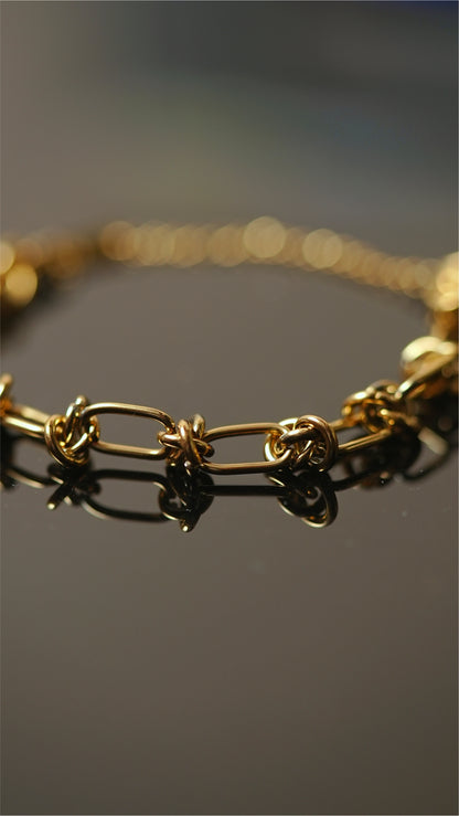 Fuse Chain Bracelet